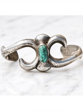 Vintage Navajo Sandcast Sterling Silver Turquoise Cuff Bracelet Asymmetrical 31g